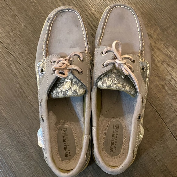 SPERRY| Silver Boat Shoe, women's 7 - Picture 6 of 13